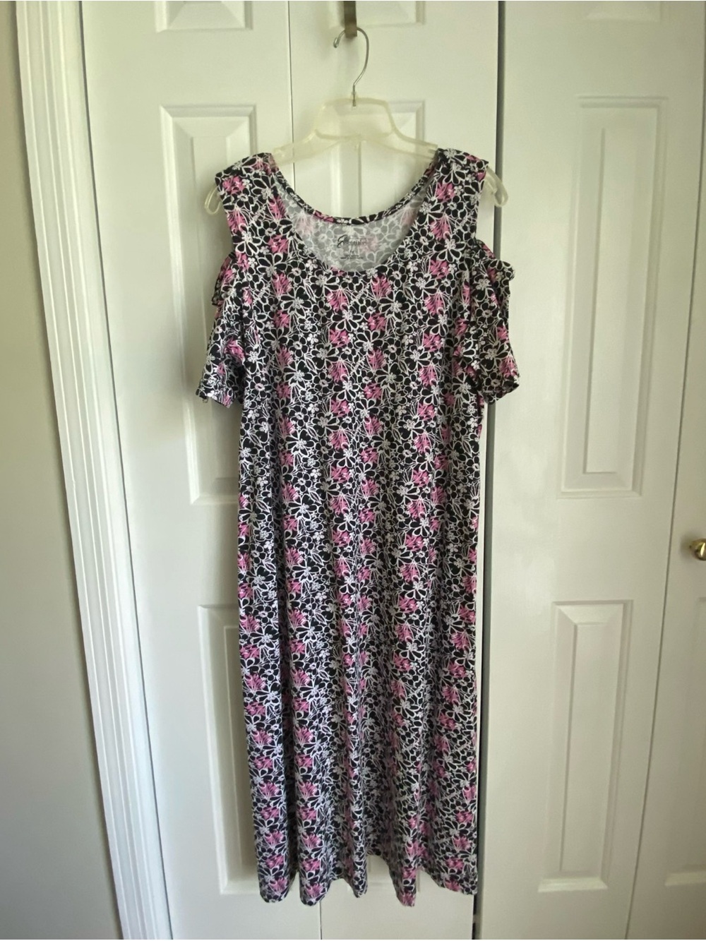 Cold Shoulder Floral Maxi Dress in Black and Pink